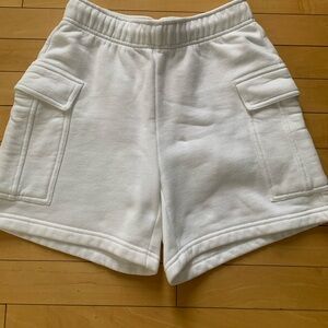 Aritza white cargo shorts